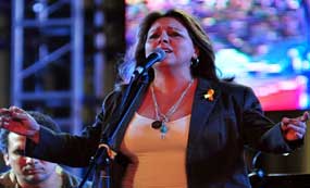 Cuban Singer Songwriter Captivates Dominican Audience 